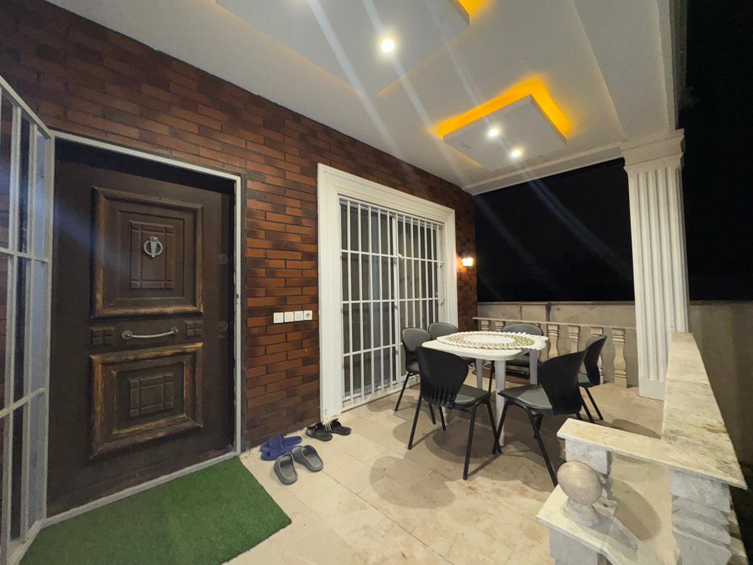 اجاره ویلا سه خوابه استخردار شهری متل قو - تصویر 1